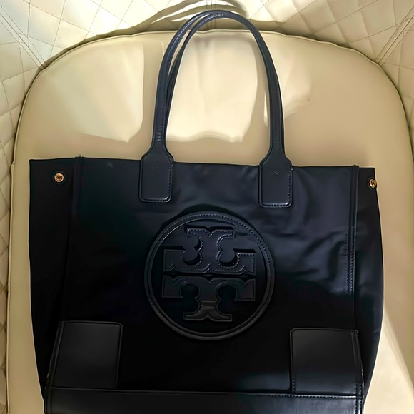 Purse - Picture 1 of 3